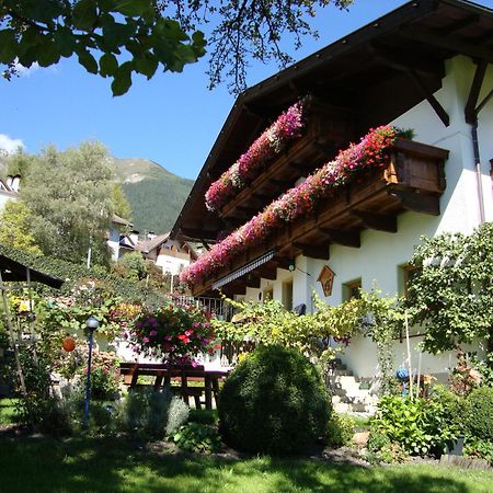 Pension Kirchbrugger Telfes im Stubai Exterior photo