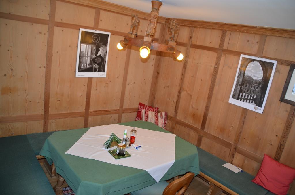 Pension Kirchbrugger Telfes im Stubai Exterior photo