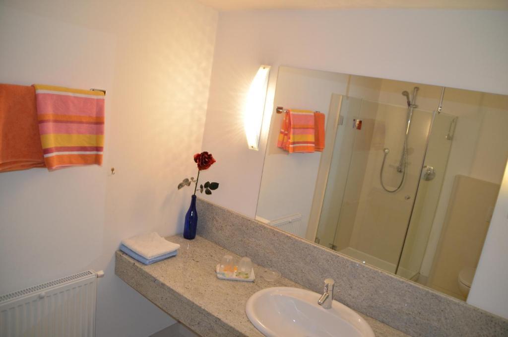 Pension Kirchbrugger Telfes im Stubai Room photo